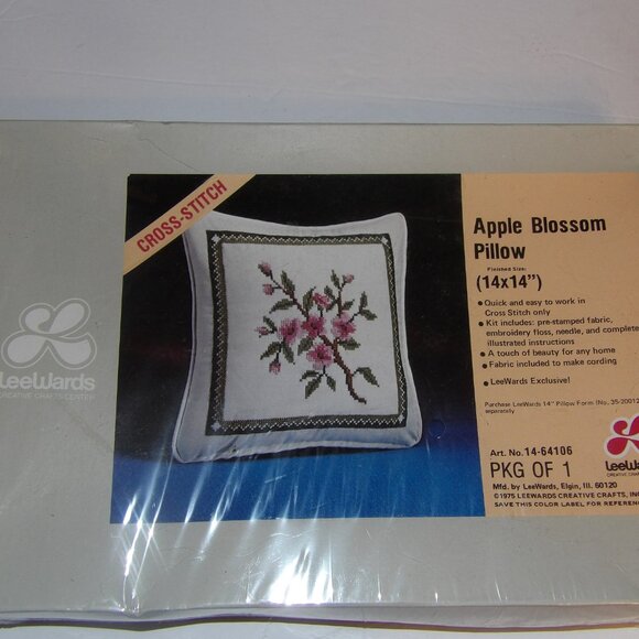 Vintage Lee Wards Stamped Cross Stitch Kit Apple Blossom 14x14 Pillow - Picture 4 of 5